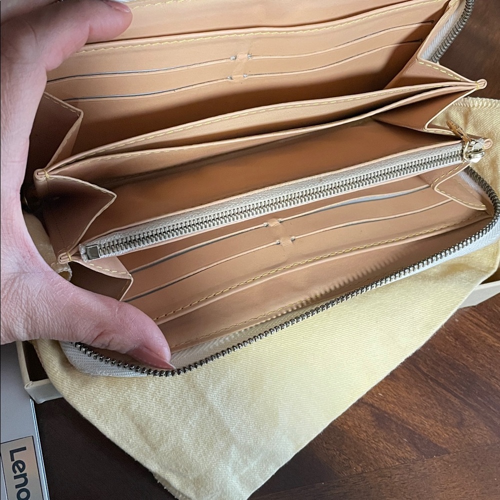 Louis Vuitton White Murakami white  long  Wallet - Picture 10 of 17